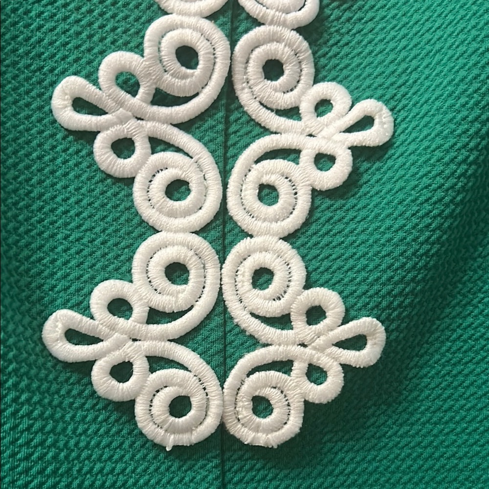 Elle Green & White Sheath Dress with Plunge Neckline - Picture 7 of 16